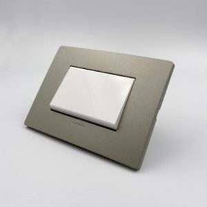 CONMUTADOR DE 4 VIAS TECLON S33 PLACA ARENA Y DADO S22 BLANCO SINTHESI