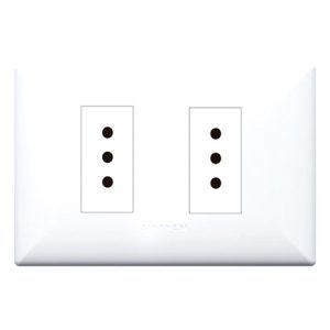 TOMACORRIENTE DOBLE 3 EN LINEA S17 PLACA BLANCA Y DADOS BLANCOS SINTHESI