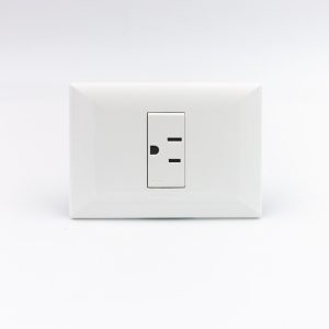 TOMACORRIENTE SIMPLE AMERICANO S22 PLACA BLANCA Y DADO BLANCO SINTHESI