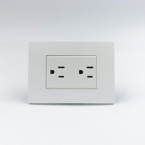 TOMACORRIENTE DUPLEX AMERICANO CON TIERRA S33 PLACA BLANCA MATE Y DADO S22 BLANCO SINTHESI