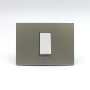 CONMUTADOR DE 3 VIAS SIMPLE S33 PLACA ARENA Y DADO S22 BLANCO SINTHESI