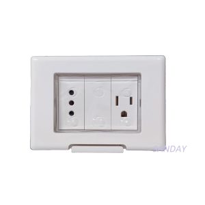 TAPA INTEMPERIE A PRUEBA DE AGUA CON TOMACORRIENTE DOBLE (01 3 EN LINEA + 01 AMERICANO) TAPA BLANCA Y DADOS BLANCOS SANDAY
