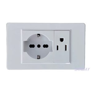 TOMACORRIENTE DOBLE (01 SCHUKO + 01 AMERICANO CON TIERRA) PLACA BLANCA Y DADOS BLANCOS SANDAY