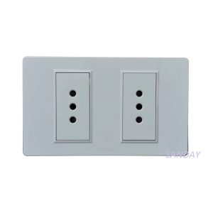 TOMACORRIENTE DOBLE 3 EN LINEA PLACA BLANCA Y DADOS BLANCOS SANDAY